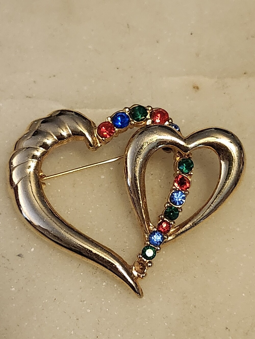 Gold-Tone Intertwined Double Heart Brooch with Multicolor Rhinestones - Vintage